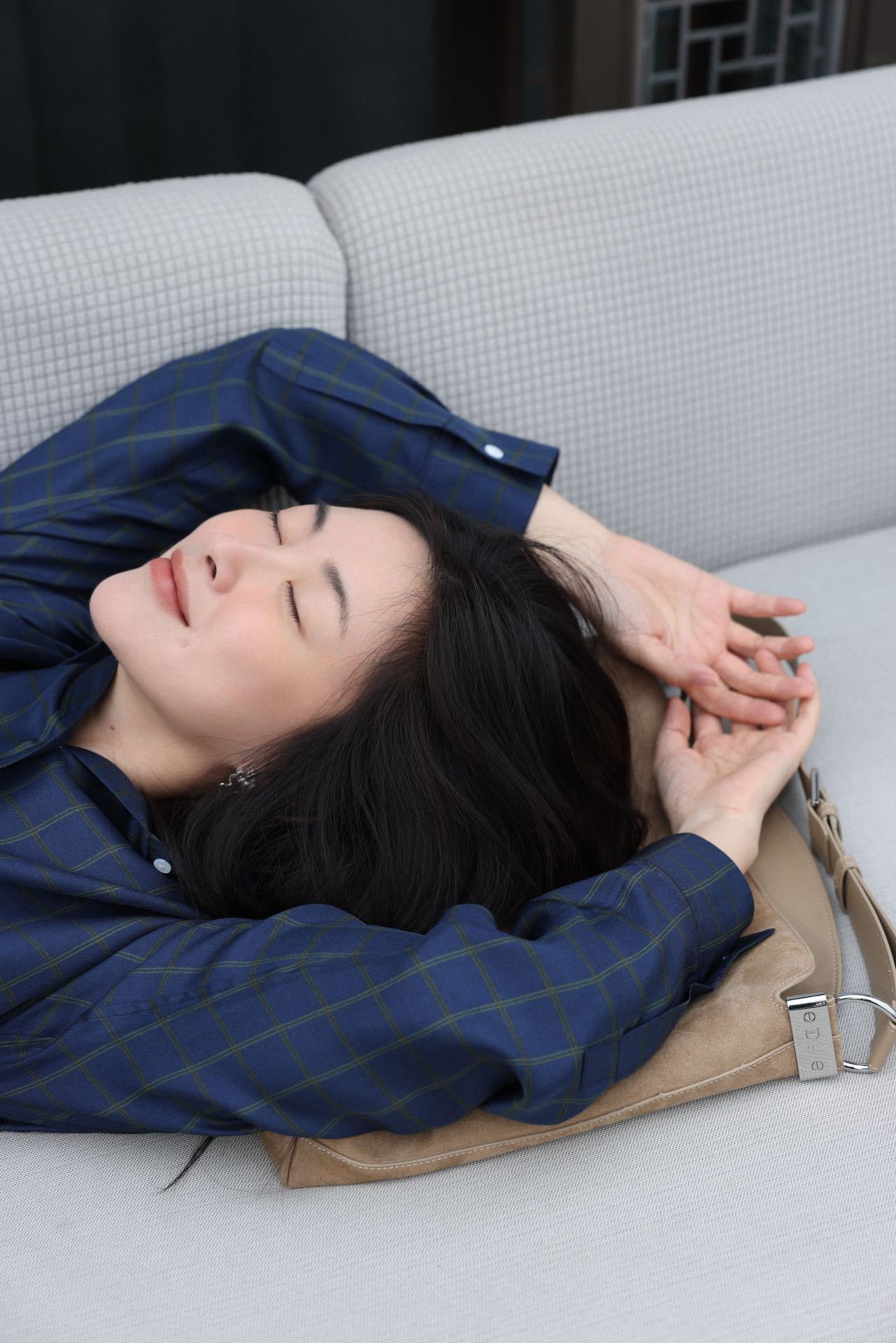 朱珠素颜满40减20朱珠素颜出发图也太能打了！还自嘲偷懒，这状态直接满40减2