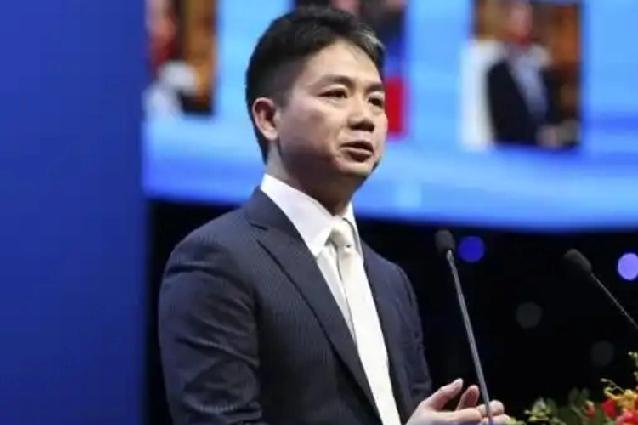 12月12日，新加坡《联合早报》报道:“京东宣布未来五年将投入220亿元，通过租