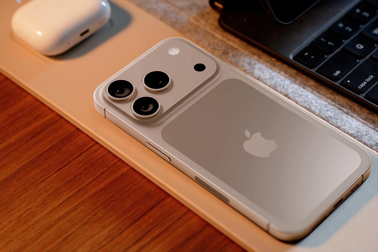 有很多人吐槽iPhone17Pro丑，就像充电宝！也有网友表示，这样才有