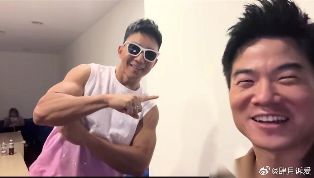 刘畊宏演唱会喊“贵客”，董宇辉两年前一句话，藏着成年人最深的交情周杰伦北京演唱