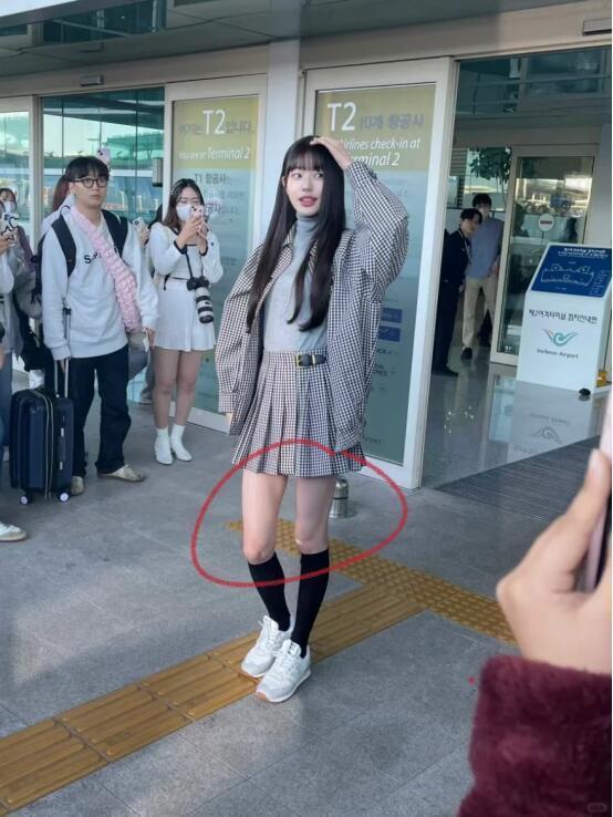 女明星就是抗冻，怎么没见过明星冬天穿光腿神器啊​​​​