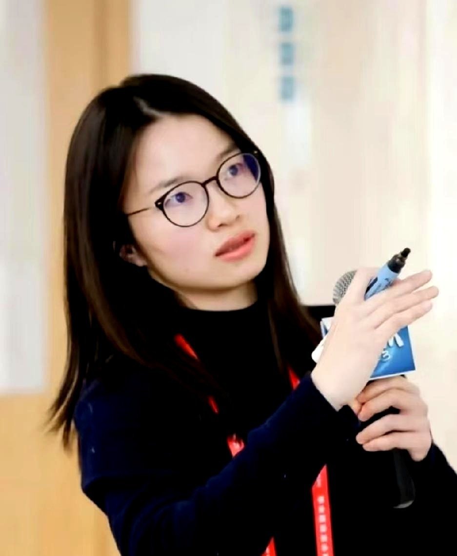 记录者超话记录者超话很多人好奇，为什么王虹拿奖，合作者扎尔为什么没份？有人说是