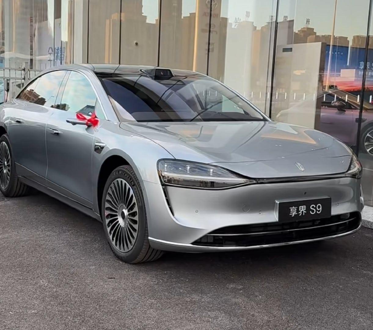 享界S9这个银色真的绝，干净时尚