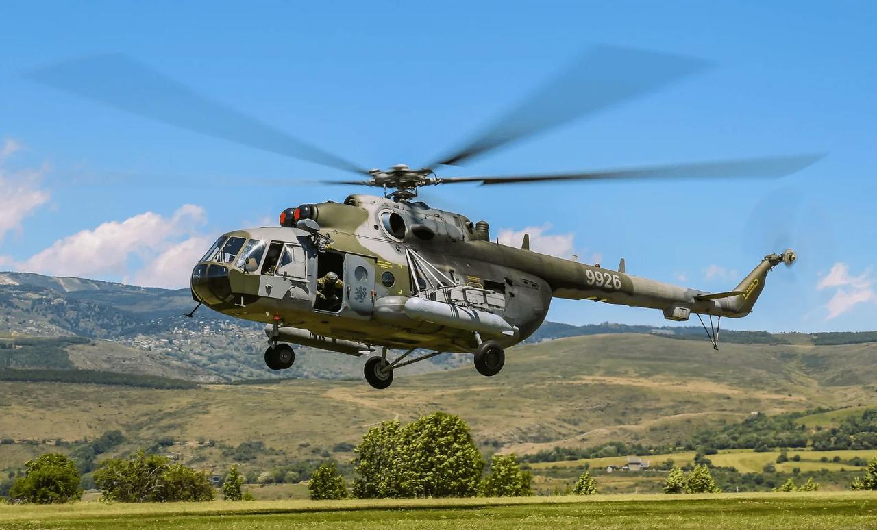 综合战力榜：1.AH-64E“阿帕奇”（美国）：10.4吨2.Ka-52M“