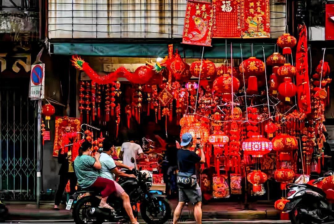今年泰国曼谷唐人街的春节大游行突然取消了！很多国内朋友都懵了，跑来问我：泰国这是