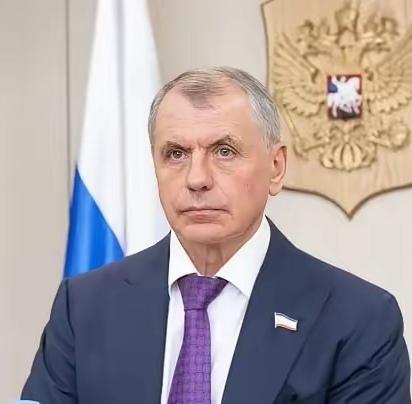 跟泽连斯基杠上了，不是公投吗？各个州都公投自己选择国家。针对泽连斯基所