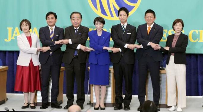 1月26日，日本七个政党党首召开辩论会，高市早苗在被问及中日关系时，她的态度发生