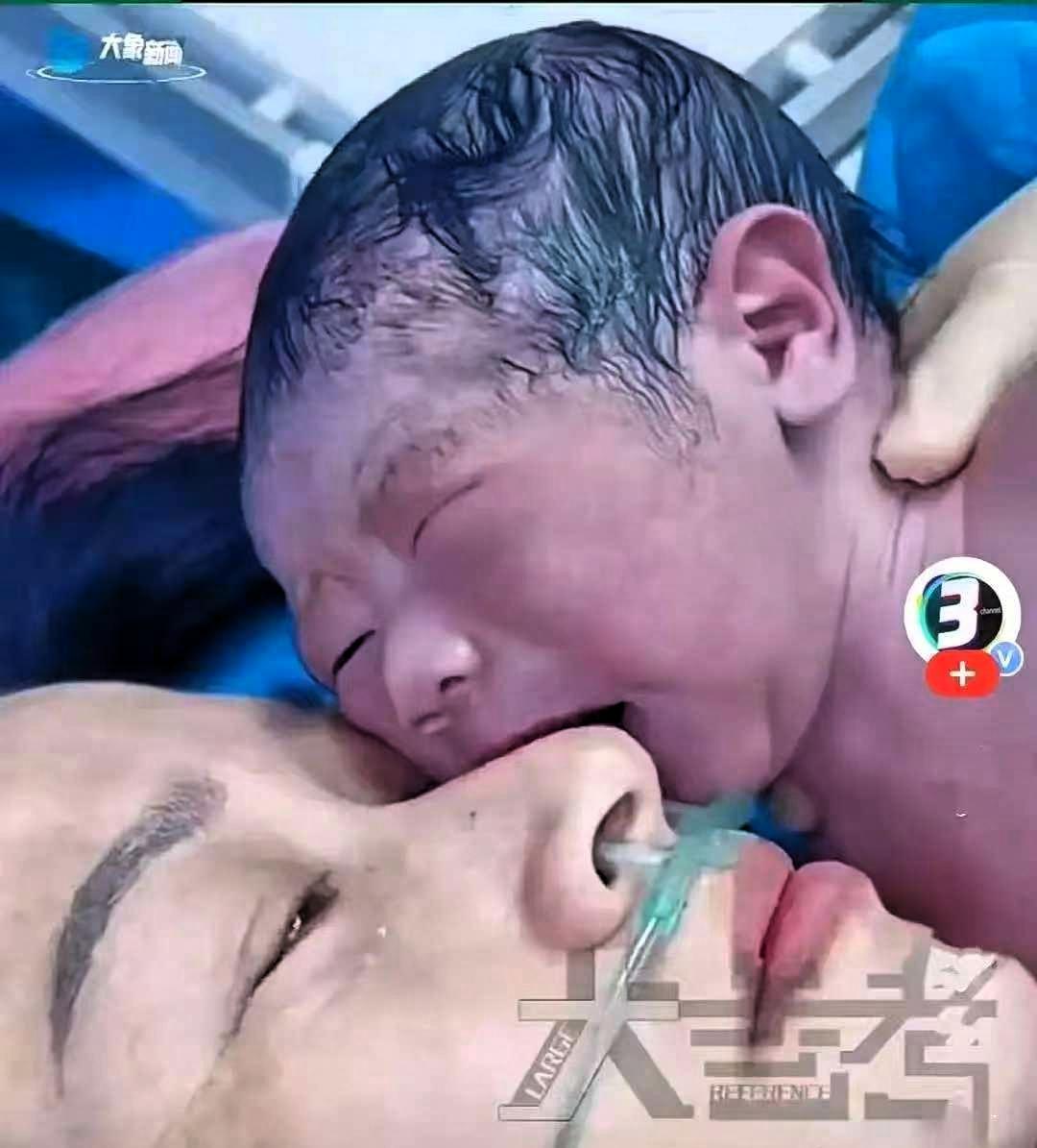 近日，山东一刚刚出生的宝宝，离开了母体，害怕的哭个不停，小脸憋得通红，两只小拳头