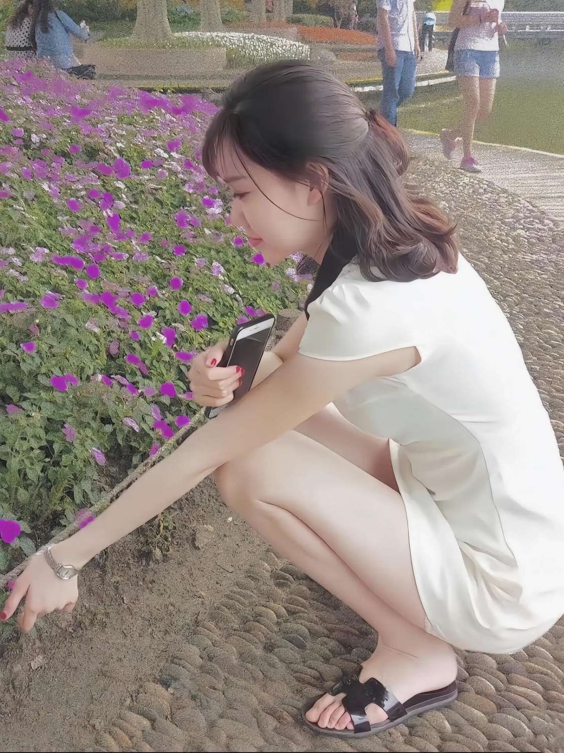 35岁的表姐未婚，生活自由自在。