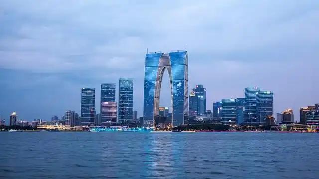 江浙沪的GDP，马上要超过整个日本了！2026年上半年的经济数据陆续出来了。