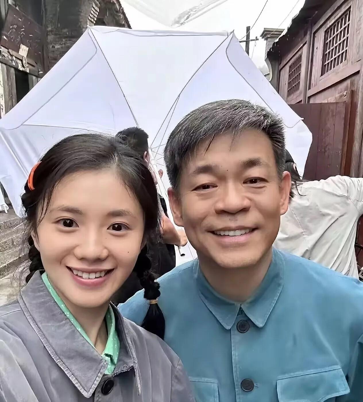 孙浩，真敢。58岁的人了，偏偏这时候站出来。评论区就七个字：“娃呀，苟师想你啦！”，没提谣言、没谈风