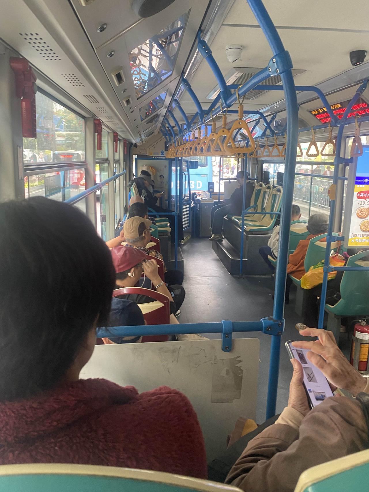 车子在郊区的4S店维修，今天取车，朋友说顺便开车送我过去，我拒绝了，我说打辆车也