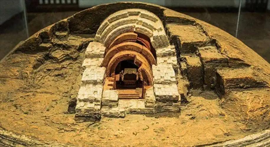 一代天骄成吉思汗的墓地在哪里？河北的一小山村透露出了7个玄机七百多年前，成吉