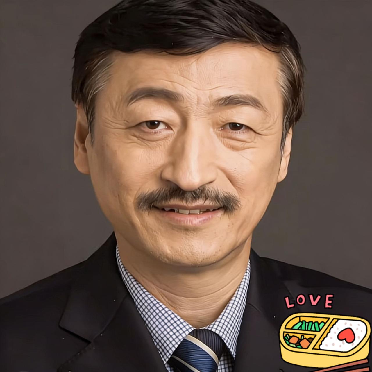 郝定均，骨科界泰斗，手到病除，医术超群。前不久被查，家里搜出3.2亿现金，原来是