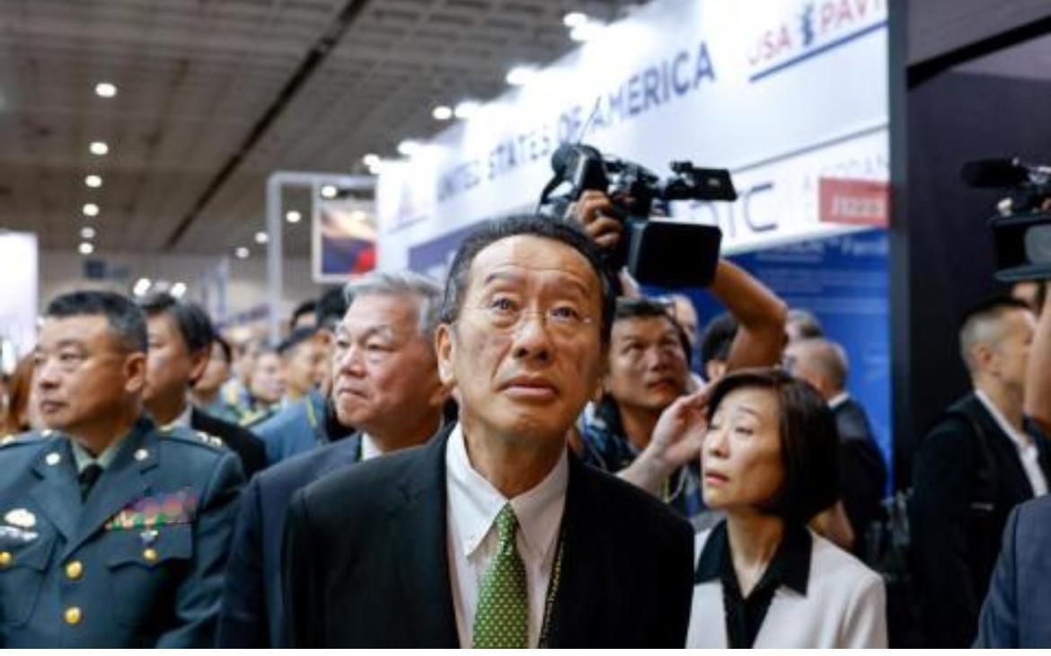 台湾国防部长顾立雄称，中国大陆制裁欧盟军企不对台湾获得武器装备构成影响。说几