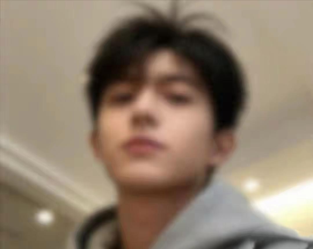 愿天堂没有病痛与账单，愿这个温柔少年在天堂里天使环绕！太泪目了！21岁校草停