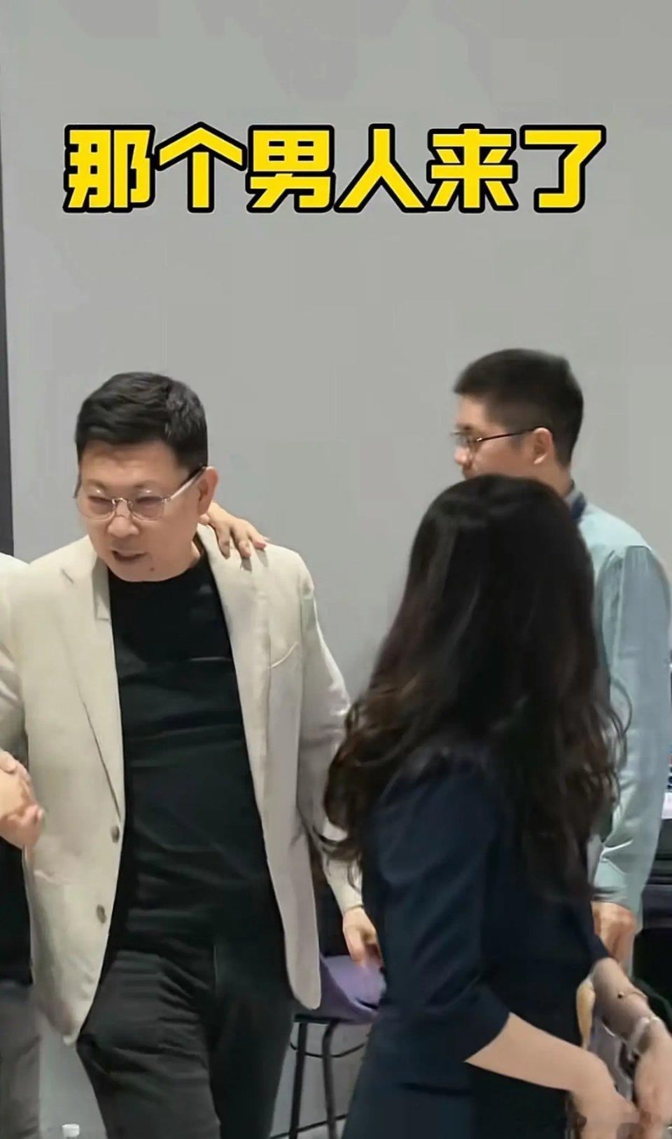 余承东icon排面直接拉满！国内能让宁德时代icon曾毓群icon主动勾肩搭背的