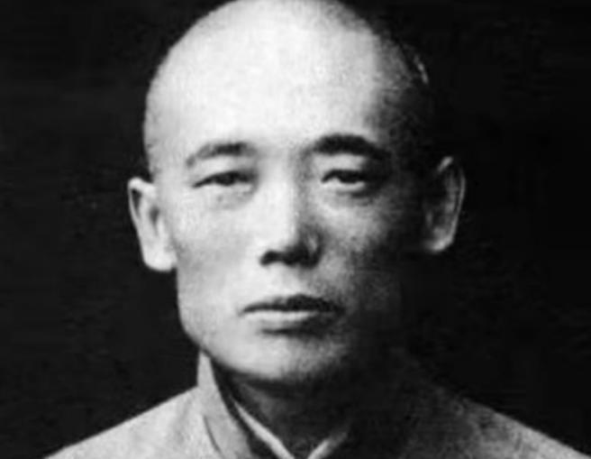 1896年，慈禧太后正准备睡觉，寇连才突然跪在床前，大声痛哭。慈禧一听恼了：“大