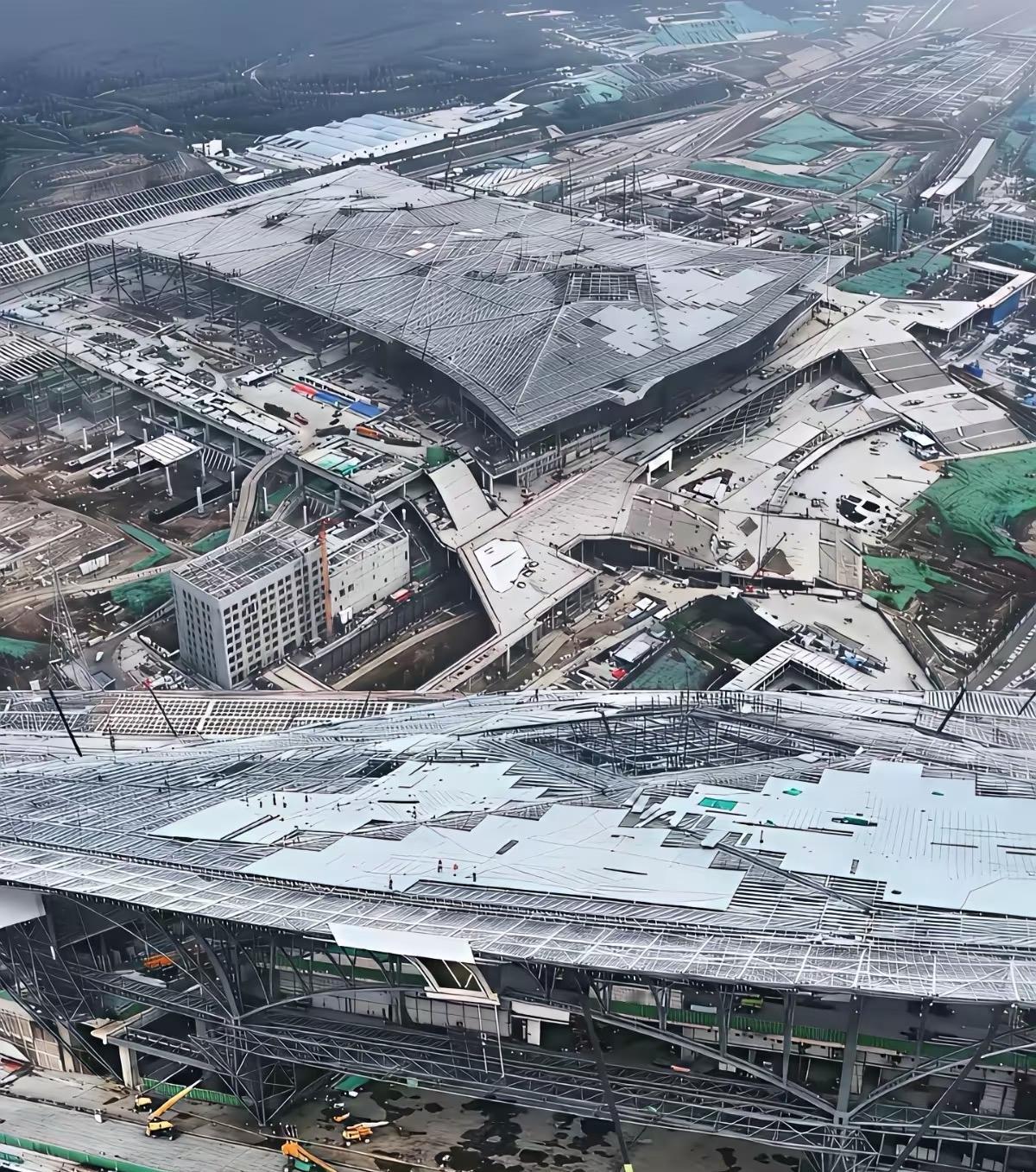 西安东站，神速。想知道这么大的工程怎么分配工人数量，多少个木工，钢筋工，消耗