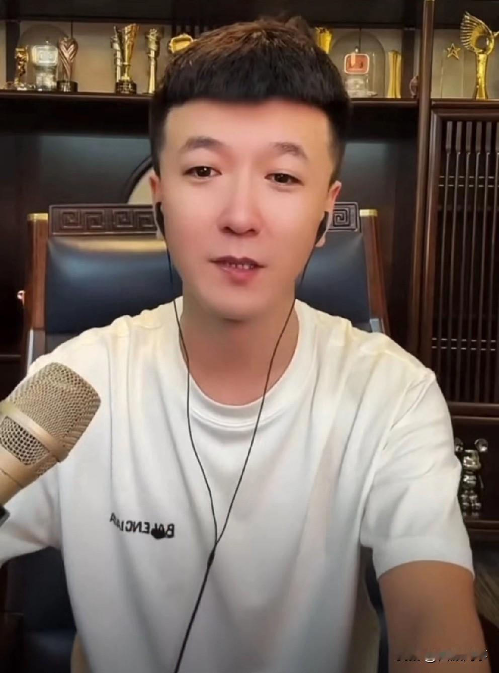 方丈加班，散打暴怒，互联网要变天，驴家一哥抱怨PK打下去了，这帮网红都拽热！