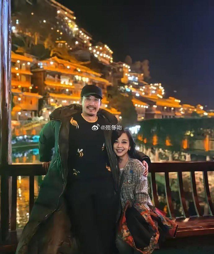 没想到他们居然是夫妻俩，现在才知道，白看了十几年电视