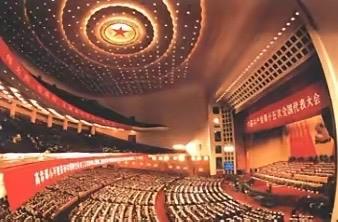 有些地方，不用讲道理，却能让人心甘情愿守规矩很多人都说，人到了特定的场合，会