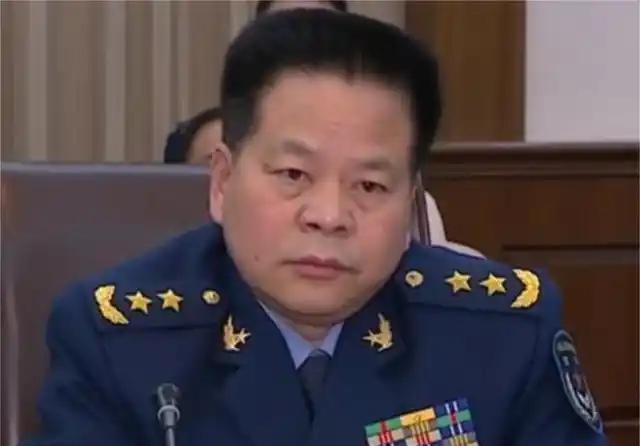军区空军（战区空军）是什么级别？战区空军是副战区级，两位军政主官是副战区级中将