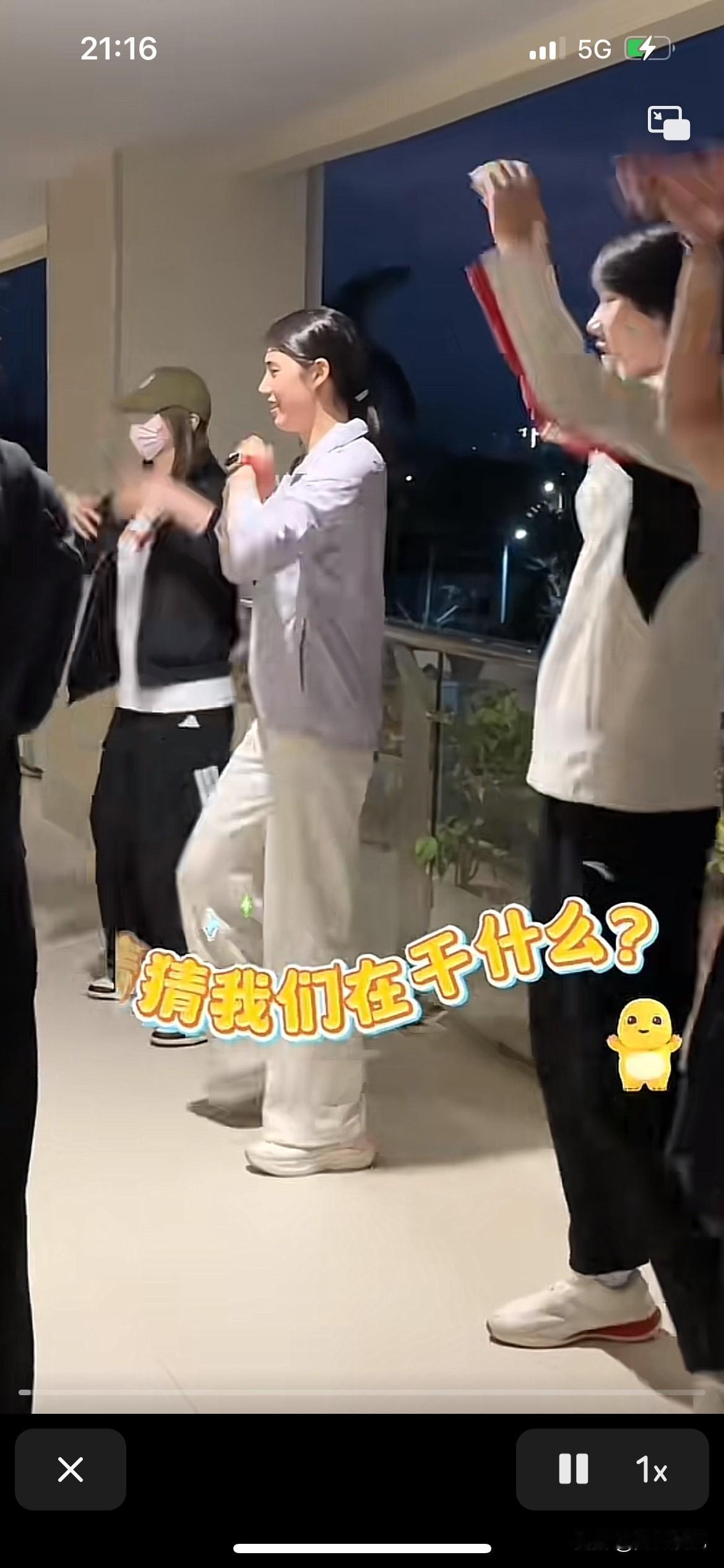 张雨霏老师不好好训练，天天出来参加这些无聊活动，还是希望你这位蝶后，能够站在最高