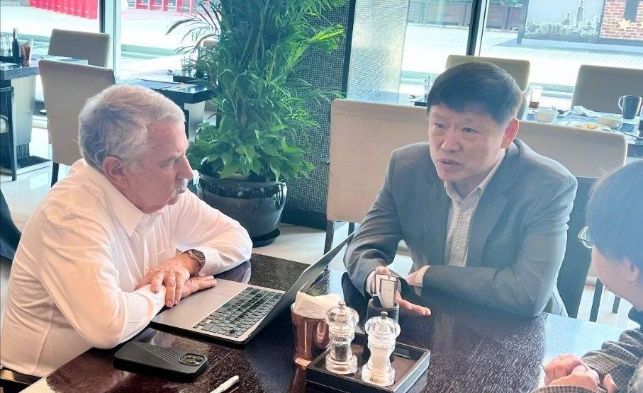 美国一位战略分析员前不久专程来到中国“取经”，原本是想研究怎么让美国变得更强大，