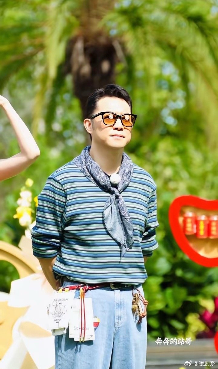 3月26日，综艺《奔跑吧》第14季在海南海口开始录制。今天参与《奔跑吧》录制的常