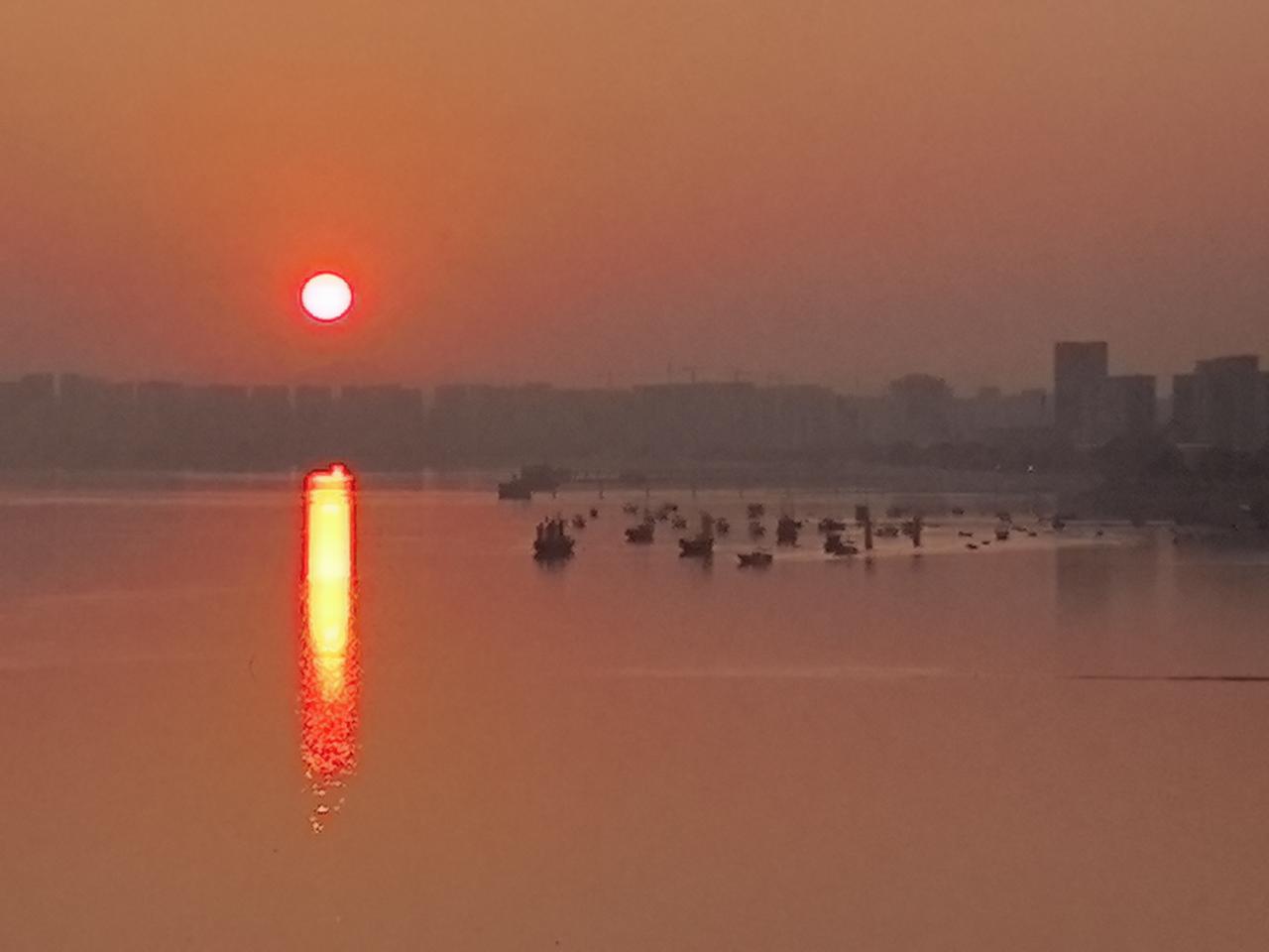 【热评】用“空壳”偷税太恶劣陈震用空壳工作室偷税粉丝超千万的顶流车评人陈震