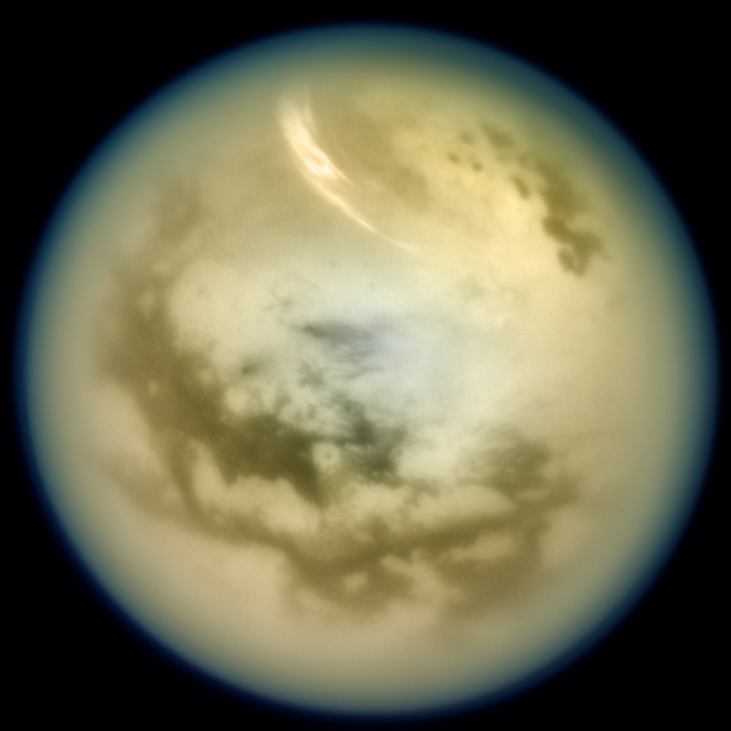 土卫六泰坦星，是土星最大的卫星。它是除地球外太阳系中唯一一个表面已被证实存在稳定