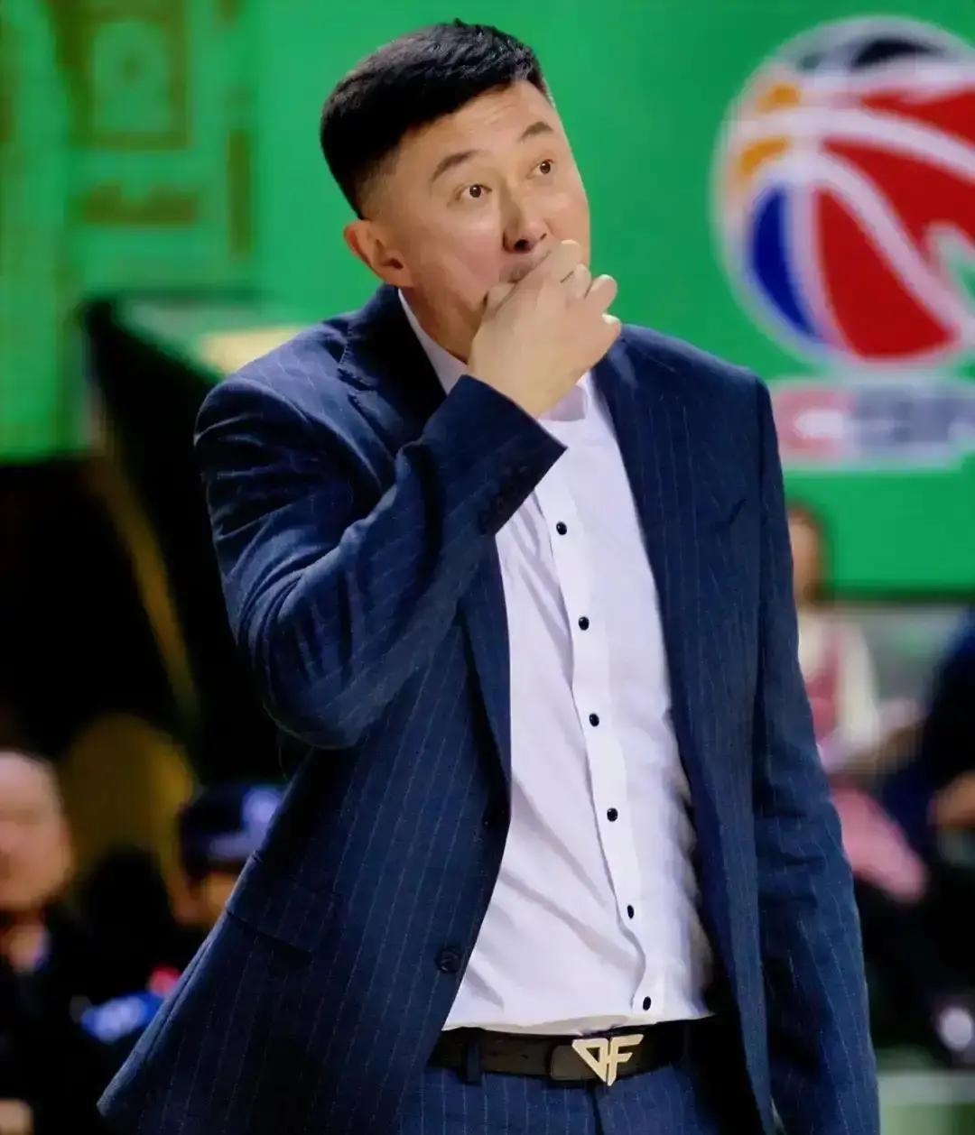 广东宏远正在悄悄联系三个大个子。不是顶级球星，但每一个都可能卡住辽篮的喉咙。