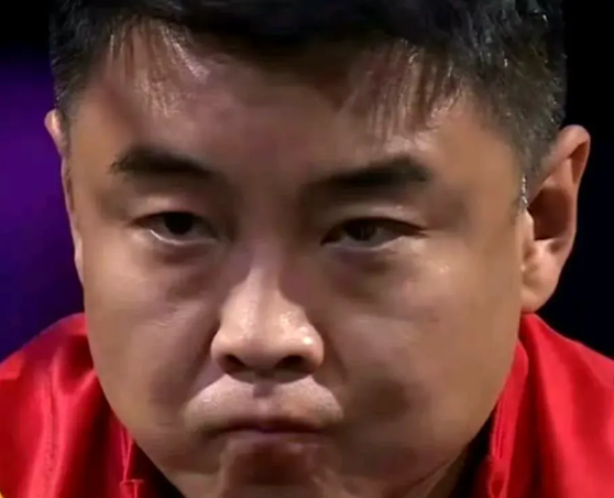 晚上的男单比赛，看的太憋屈了，王楚钦连输3局，好不容易赢回2局，又被张本拿下，