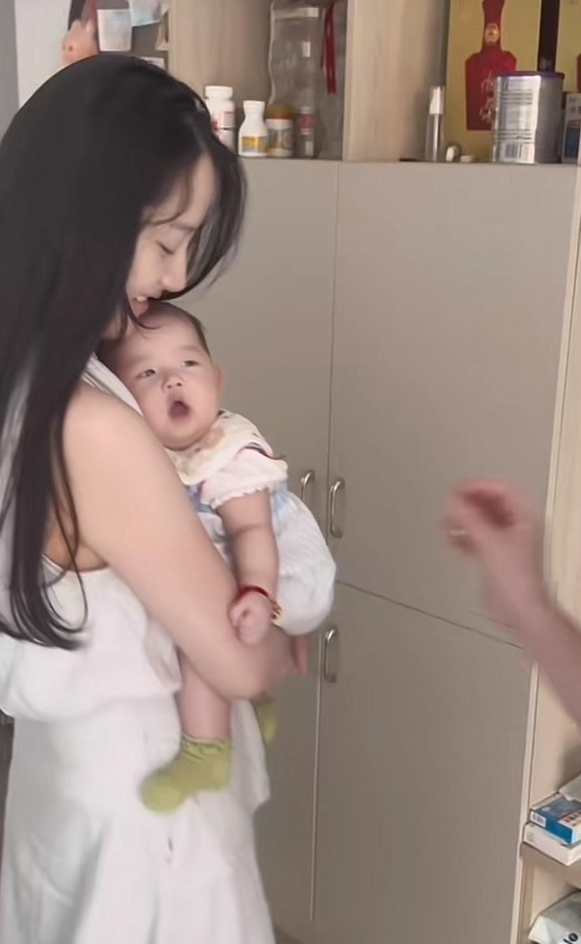 胖宝宝太可爱了吧。
