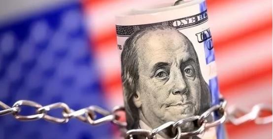 真没想到，人民币竟然还能这样玩？目前，中国将持有的7800亿美元美债，通过第三方