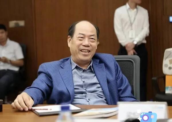 碧桂园掌门人杨国强终于可以踏踏实实的吃一顿年夜饭了，碧桂园在2026年春节来临前