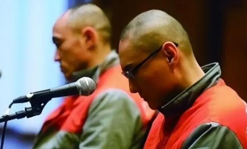 “妈，我改正了，你救救我！”2013年，北京一男子为了抢车位，将挡道婴儿车里2岁