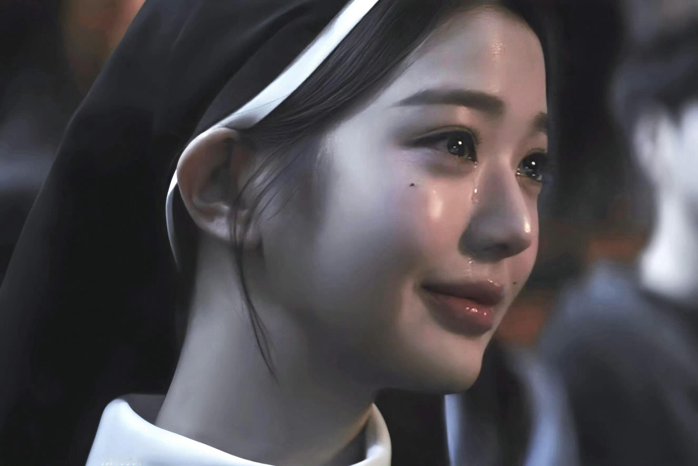 张元英♠️真神女假慈悲