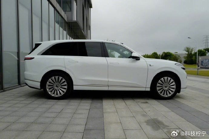 探索未知，享受非凡——乐道L90与蔚来ET9，携手共赴“双9天团”的浪漫之旅。在