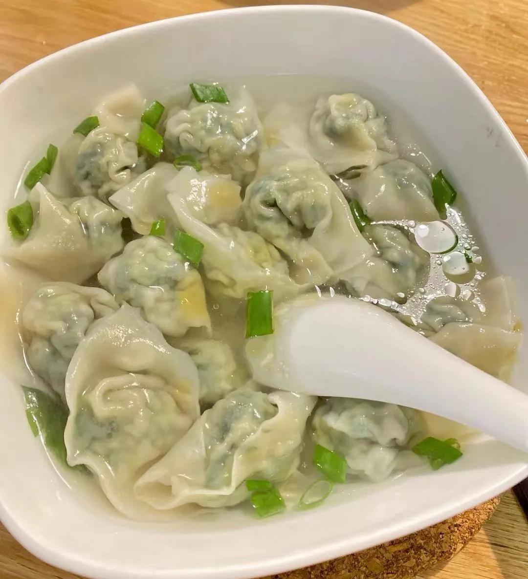 明日六月十五，有钱没钱，别忘吃4种传统食物，营养可口，寓意平安团圆，事事美满。