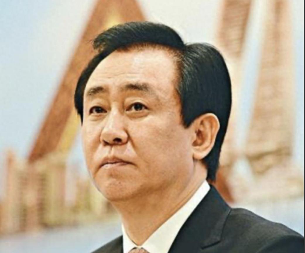 被曝藏身美国4个月，恒大前总裁再迎坏消息，许家印最后希望破灭，“藏到美国也没用！