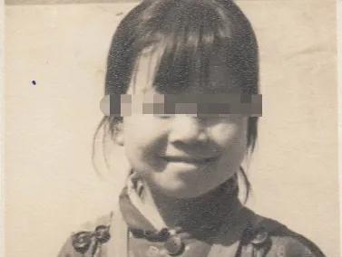 1990年，陕西一个13岁的姑娘，将农药倒在了自己亲生父母的碗里，还将9岁的弟弟
