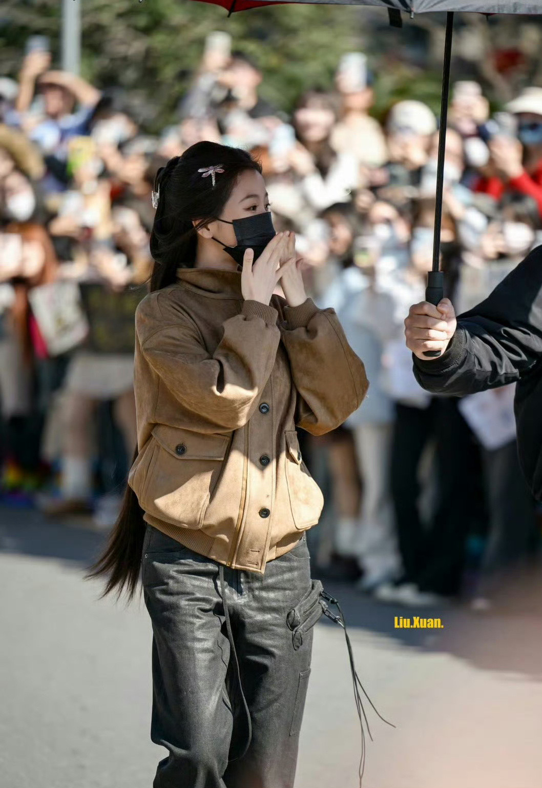 虞书欣真的把横店上班当时装周了吧！每天一套不重样