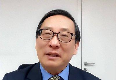 英国记者当场发难：南海仲裁你们凭什么不认？结果高志凯直接顶回去：先读联合国海洋法