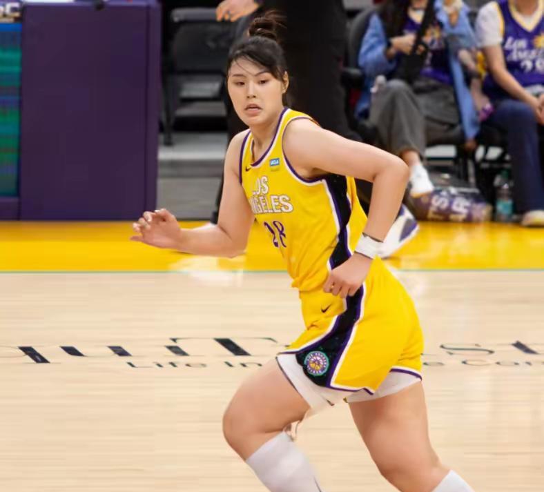 WNBA赛季，9月就结束了，小宝提前又签约了土耳其联赛，这是要全年无休了啊？要