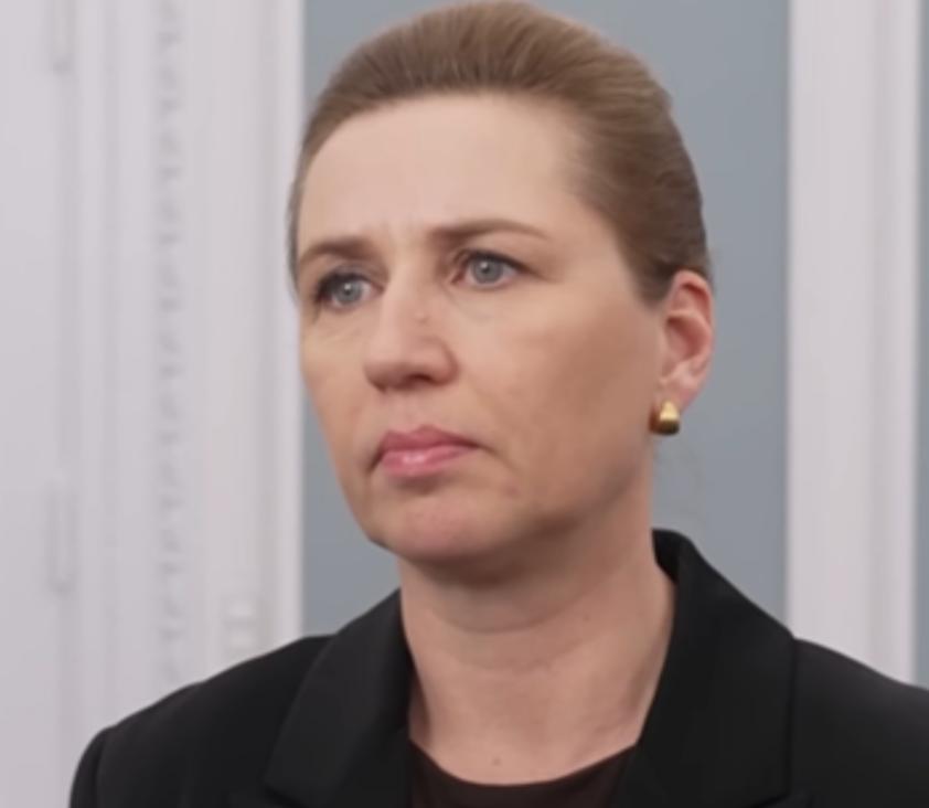 现在才明白为什么丹麦女首相如此歇斯底里的强硬和诋毁中国了。麦曾是最早与新中国