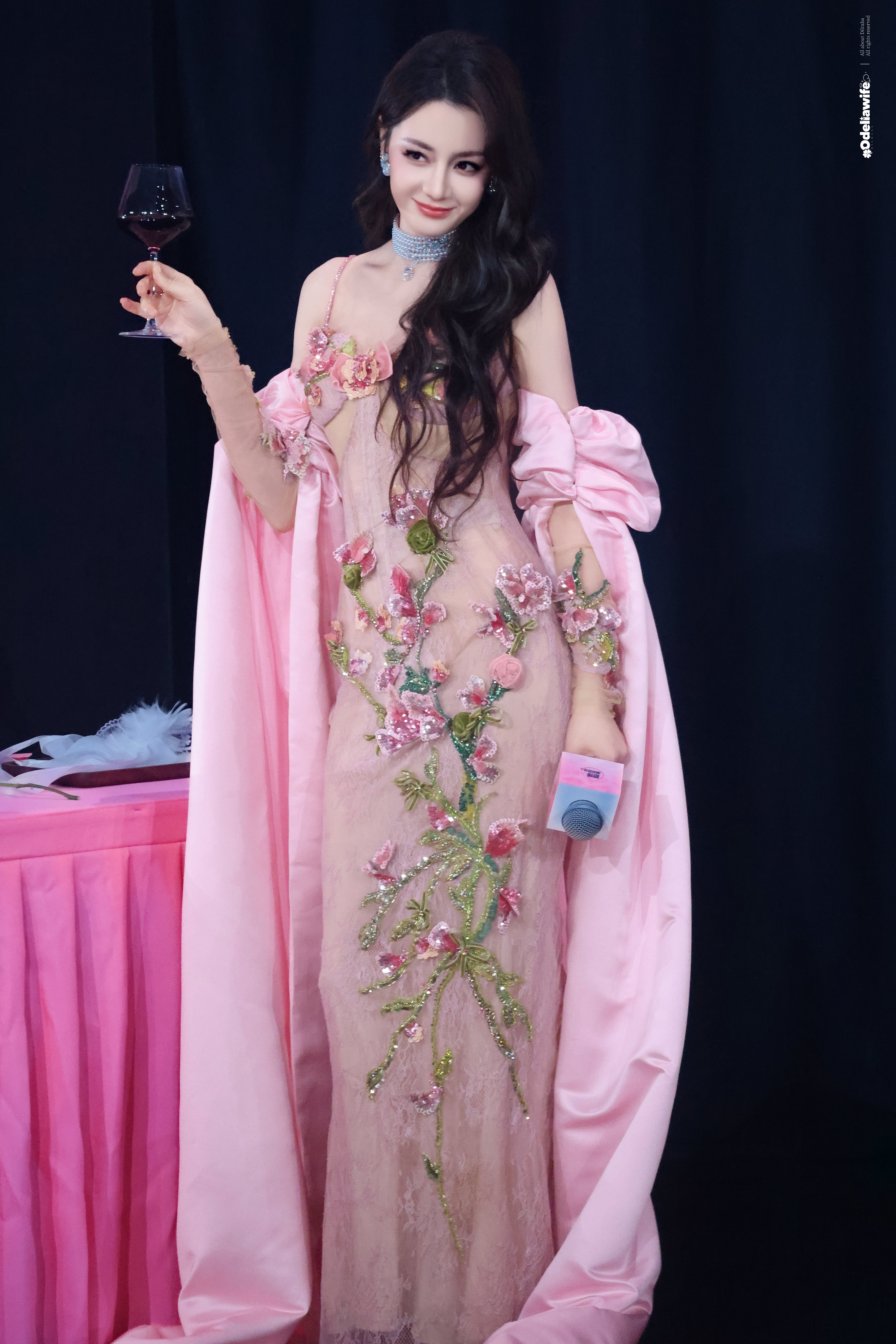 辣妹来袭🫦🏸🌶️迪丽热巴说今天见面会是本性｜迪丽热巴看VCR落泪