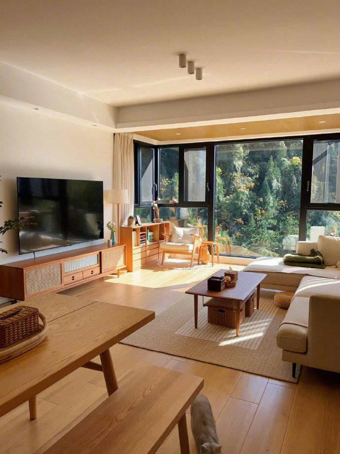 郑州楼市2026年小阳春行情也来了。如果说按照过去的楼市行情，郑州楼市的待售二