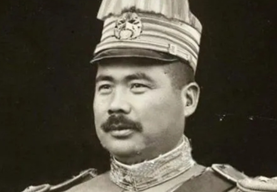 冯玉祥是国民党高层中最坚决的主战派，他抗战热情之高无人能及，就连蒋介石都自愧不如